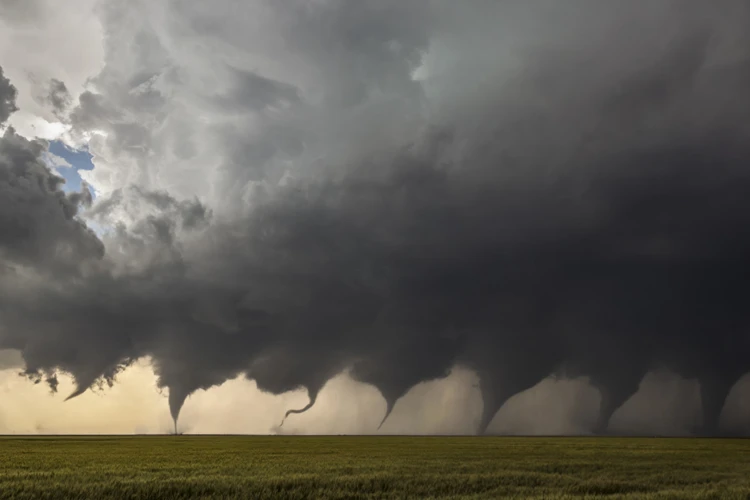 Interpreting Dreaming About Tornadoes